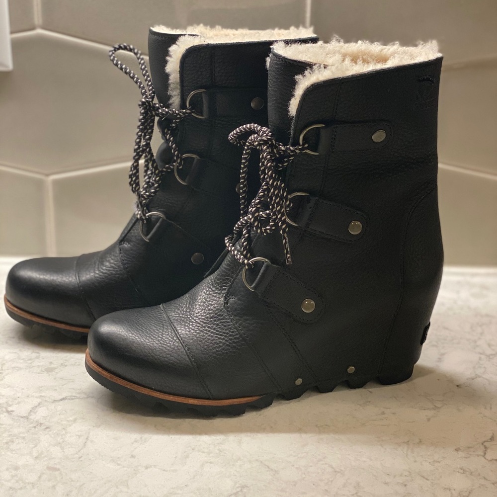 Women’s Sorel Joan of Arctic Wedge boot! Size 9.5